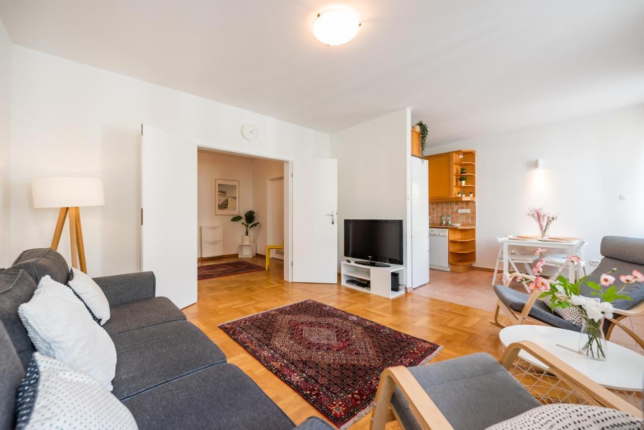 New Town Spacious Apartment Varsóvia Exterior foto