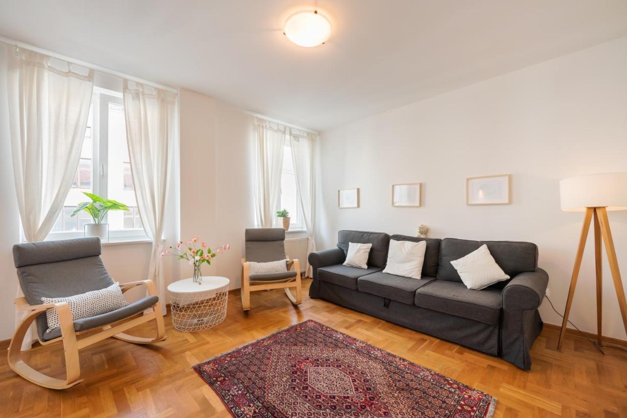 New Town Spacious Apartment Varsóvia Exterior foto